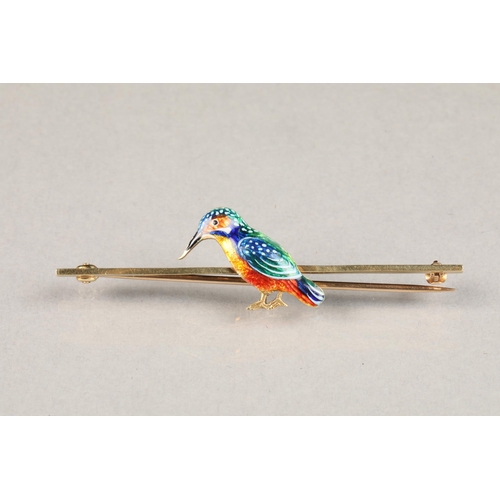 68 - Ladies 15 carat gold bar brooch, mounted with enamelled kingfisher, 4.4g