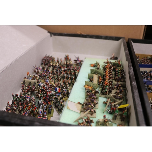 101 - A large collection of MiniFigs, Hinchcliffe or possibly other manufacturers hand-painted war game mi... 