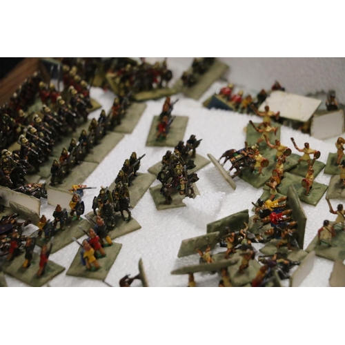 102 - A large collection of MiniFigs, Hinchcliffe or possibly other manufacturers hand-painted war game mi... 