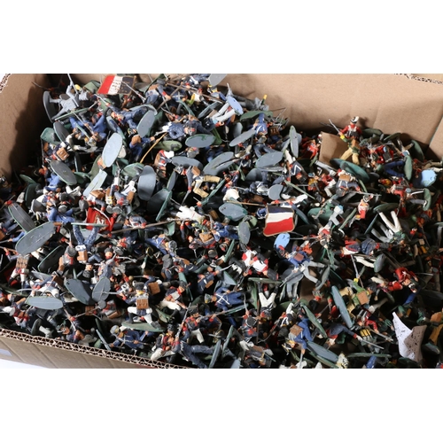 93 - Large collection of hand painted plastic Napoleonic model soldiers held in five trays. (4)