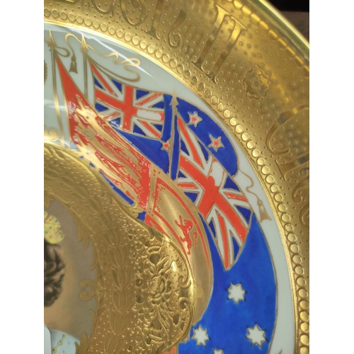 301 - Aynsley Queen Elizabeth II 1953 Coronation pedestal bowl with central portrait panel flanked by roya... 