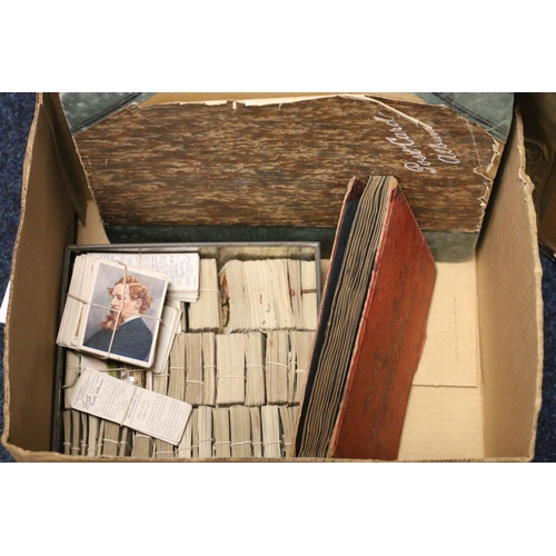 236 - Album containing around 300 postcards of mixed interest, cards including Tucks, portraiture, Oilette... 