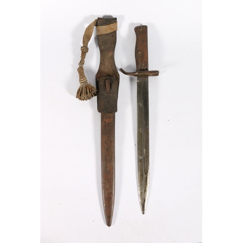 590 - German WWII era Ersatz bayonet with riveted steel hilt, blade length 30cm, bayonet length 43cm, with... 