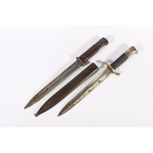 591 - German WWII era S84/98 knife bayonet, the blade marked '7999 dd 43as...', blade length 25cm, bayonet... 