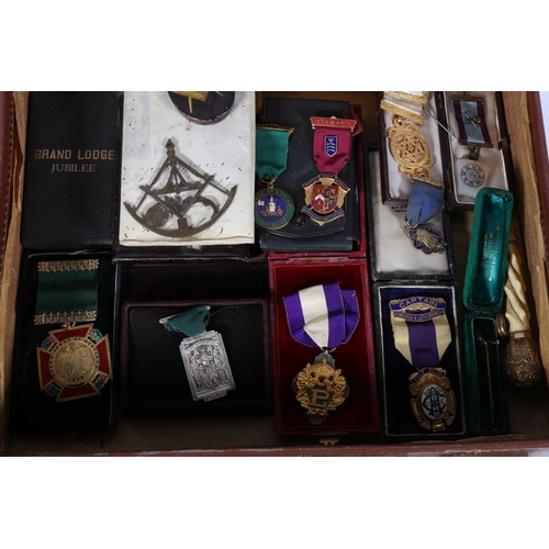 551 - Collection of Masonic jewels and medals to include Grand Lodge of Scotland jubilee 1886 third jubile... 