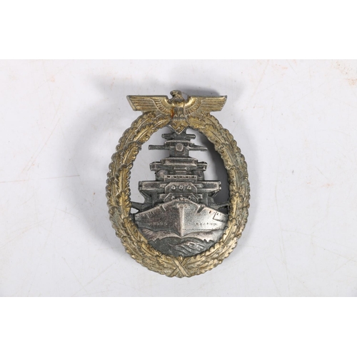 556 - German WWII Second World War Kriegsmarine Naval High Seas Fleet War badge, the reverse marked 'FEC A... 