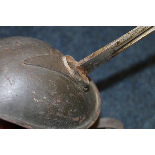 576 - WWI British 1908 pattern Cavalry sword, the T form blade with spine stamped 'P 08', ricasso stamped ... 