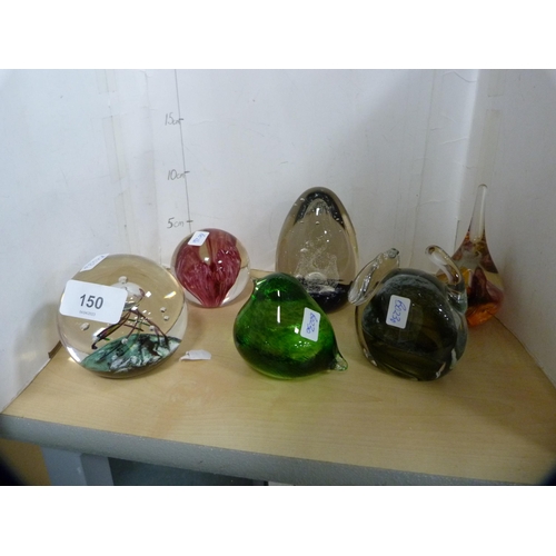 150 - Two Selkirk Glass paperweights and four others including a cat and a bird.&nbsp; (6)