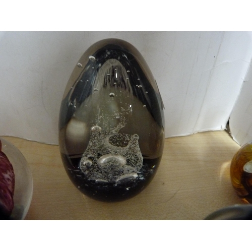 150 - Two Selkirk Glass paperweights and four others including a cat and a bird.&nbsp; (6)