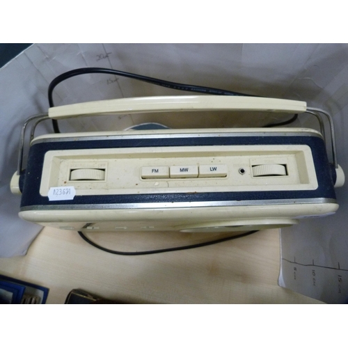 156 - Cream Bush radio.