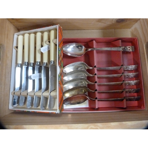 174 - Sugar caster and various box sets of cutlery.