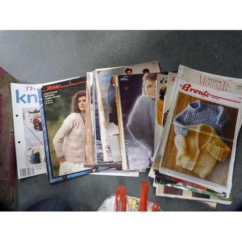 177 - Knitting patterns, knitting needles etc.