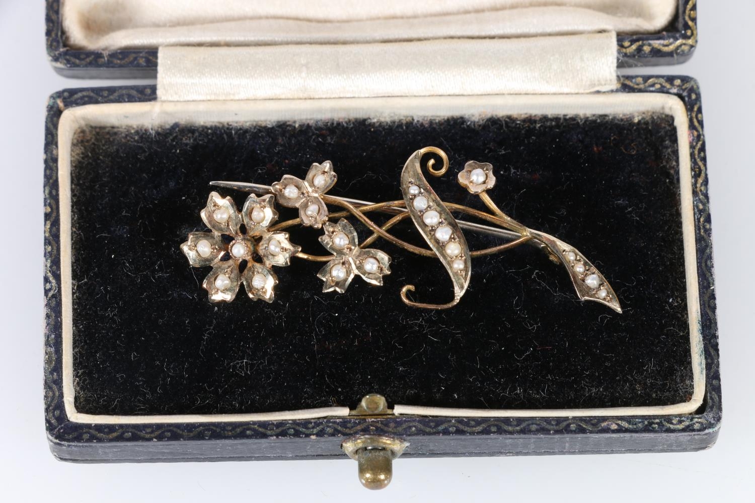Victorian 9ct gold seed pearl set floral spray brooch, 2.4g in Alex