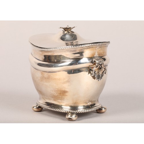 203 - Edwardian silver sugar basin and cover, raised on bun feet, assay marked London 1905 weight 220g