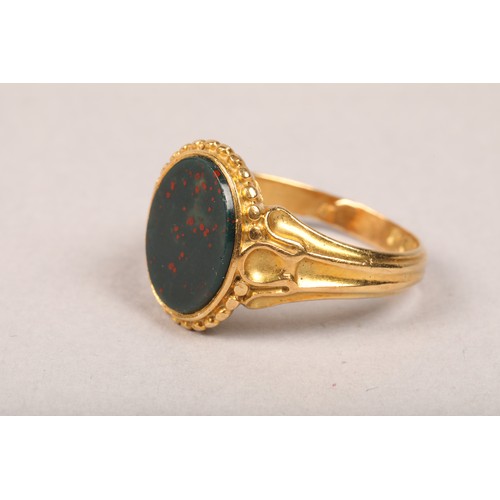 64 - Gents 18 carat gold bloodstone signet ring ring size Q, weight 6.2g