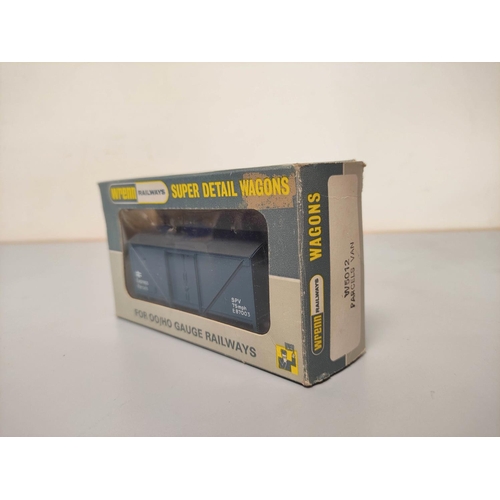 147 - Box of model railway rolling stock with manufacturers to include Tri-ang, Wrenn, Mainline, Marklin e... 