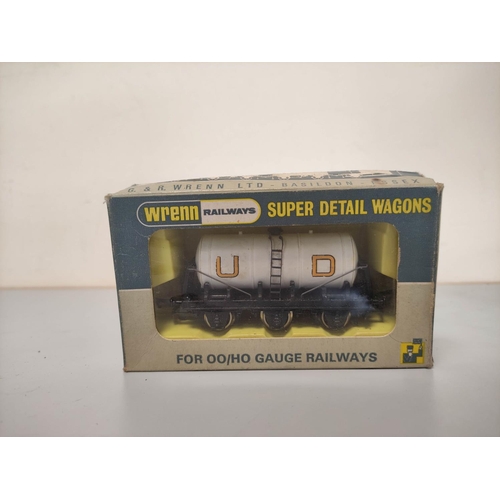 147 - Box of model railway rolling stock with manufacturers to include Tri-ang, Wrenn, Mainline, Marklin e... 