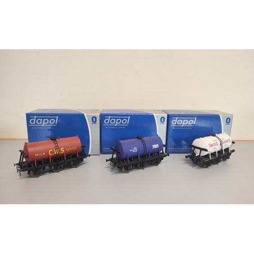 155 - Dapol. Three boxed 0 gauge wagons to include 6 Wheel Milk Tanker 7F-031-003, United Dairies 6 Wheel ... 