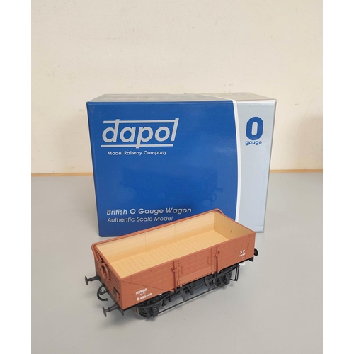 157 - Dapol / Gaugemaster. Three boxed 0 gauge wagons to include 5 Plank Wagon BR 7F-053-008, 16T Steel Mi... 