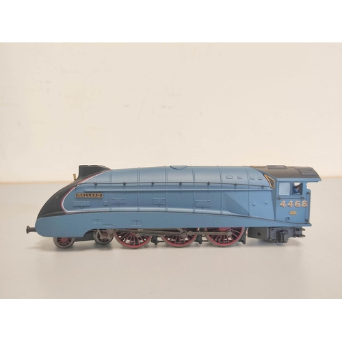 158 - Bachmann Branchline. OO gauge model railways Mallard limited edition, two locomotive sets, issued to... 