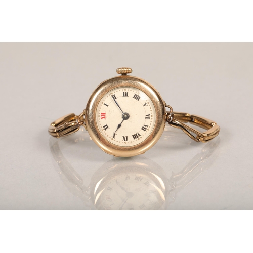 61 - Ladies gold plated wrist watch with expandable strap