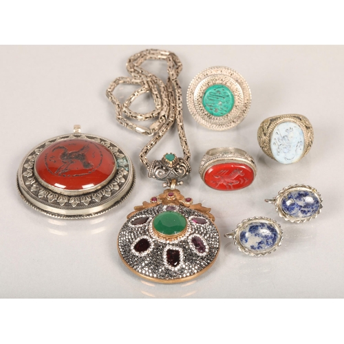 73 - Assorted jewellery,seal rings, silver pendant & chain etc