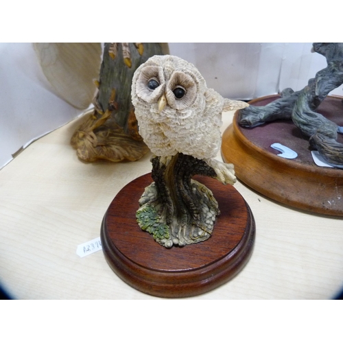 156 - Franklin Mint model of a barn owl, Franklin Mint model of an eagle on a stand and a Chiltern Russell... 