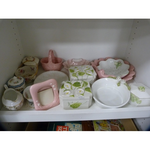 175 - Miscellaneous ceramics to include a Staffordshire figure group, biscuit plates, Aynsley cream and su... 