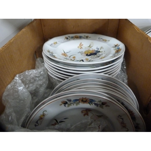 200 - Three cartons containing a large collection of Wedgwood 'Lotus' pattern tea and dinnerwares.