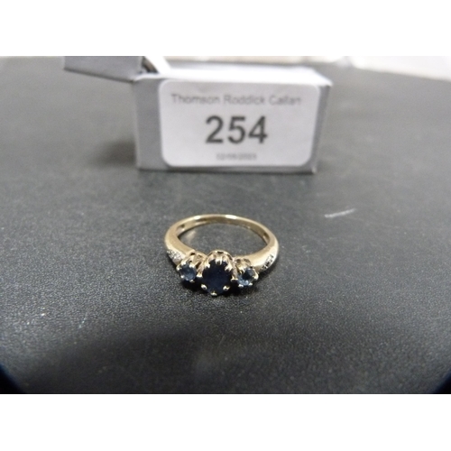 254 - 9ct gold and gem-set ring, 2.3g.