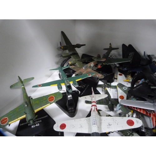 318 - Large quantity of model aircraft.