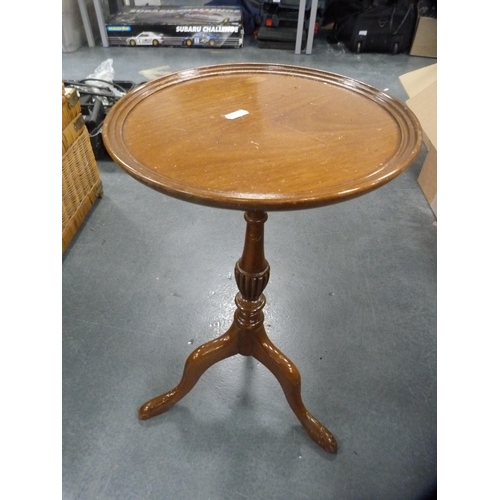 370 - Drop-leaf occasional table, circular wine table and a rectangular coffee table.