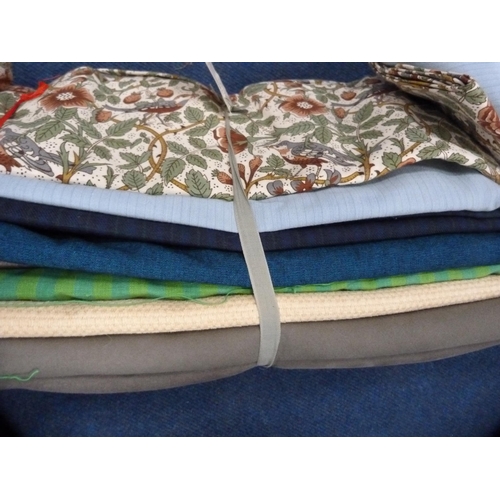 407 - Collection of assorted fabrics to include cotton, Liberty 'Briarwood' etc.