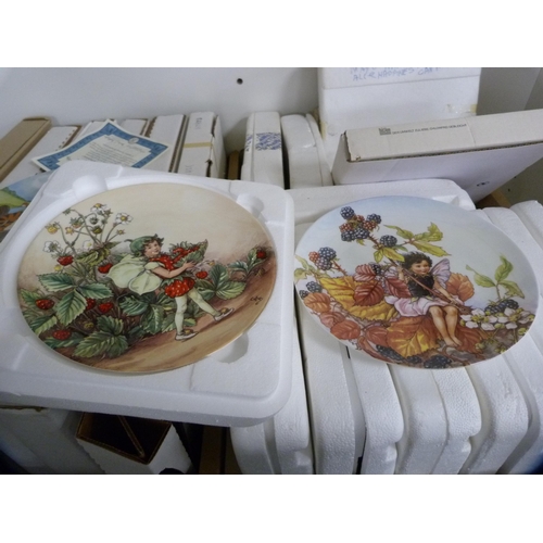 67 - Collection of collector's plates to include Winnie the Pooh and Flower Fairies (one shelf).