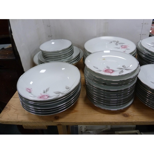 84 - Noritake 'Rosemarie' floral decorated part dinner set.