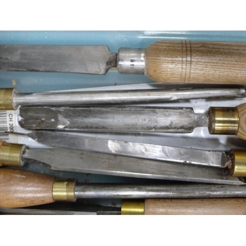 89 - Large collection of various chisels.