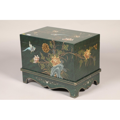 413 - Japanese lacquered storage box