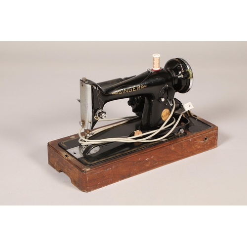 444 - Singer sewing machine