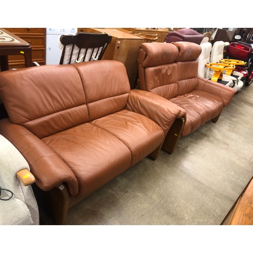 526 - Pair of modern leather two seater settee's(one reclining)