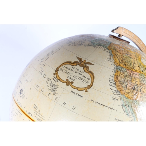 47 - Desk globe.