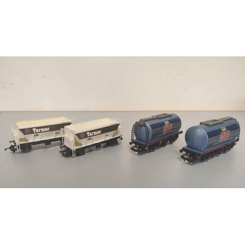 162 - Box of 00 gauge model trains and rolling stock to include Hornby and Triang comprising of two Hornby... 