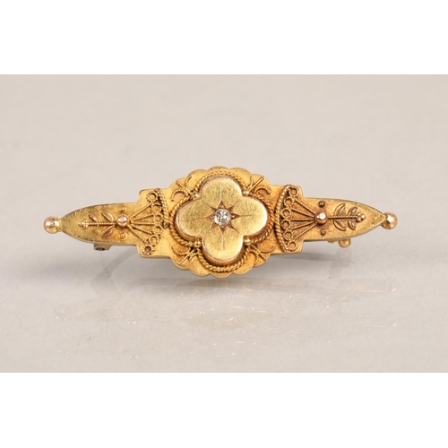 102 - 15ct bar brooch, 3g.