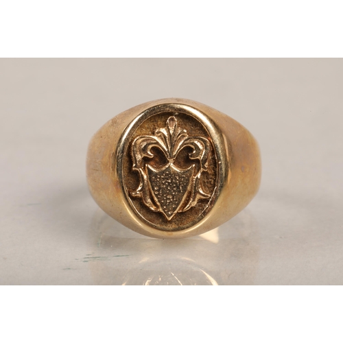 105 - 9ct gold signet ring, size O, 6g.