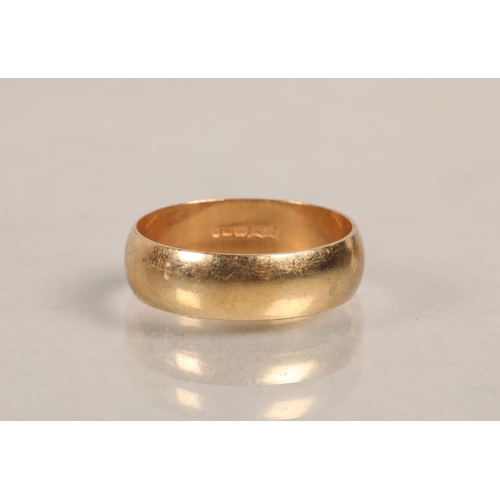 113 - 9ct gold ring, size T, 4g.