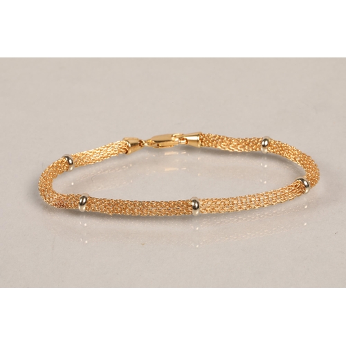 84 - 18ct gold necklace, with matching bracelet, in fitted case, 27.3g.