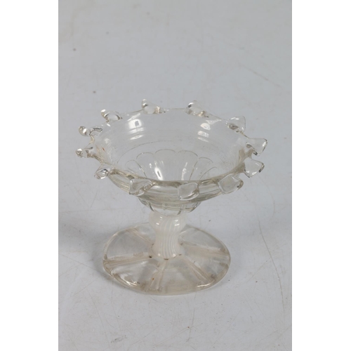 425 - 18th century glass sweetmeat dish, 7.2cm.