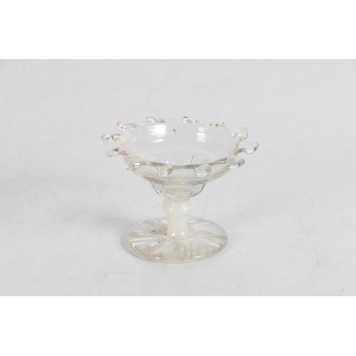 425 - 18th century glass sweetmeat dish, 7.2cm.