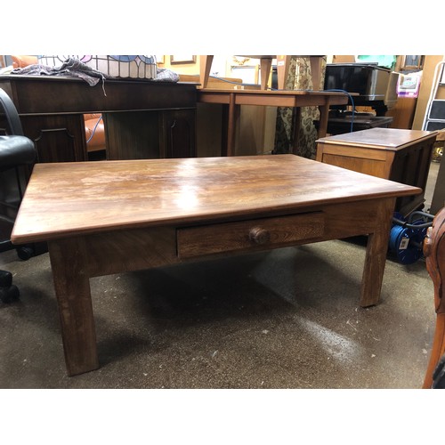 575 - Contemporary coffee table with drawer, 121 x 80 x 45cm.