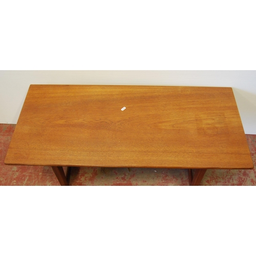 378 - Mid-20th century teak dining room suite comprising a sideboard, extending dining table, 76cm high, 1... 