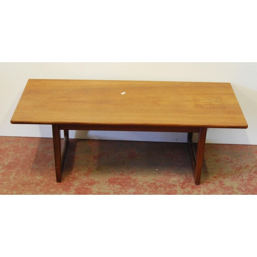 378 - Mid-20th century teak dining room suite comprising a sideboard, extending dining table, 76cm high, 1... 